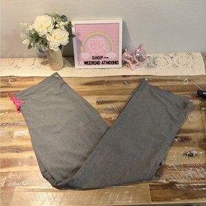 🩶🩷 Smitten Cargo Scrub Pants 🩷🩶